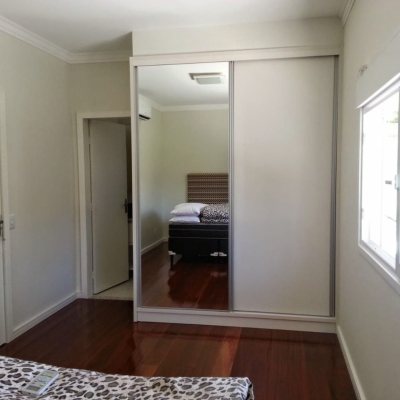 Casa Residencial com 171m², 2 quartos, 2 suítes, 7 garagens, no bairro Cachoeira Do Bom Jesus em Florianópolis