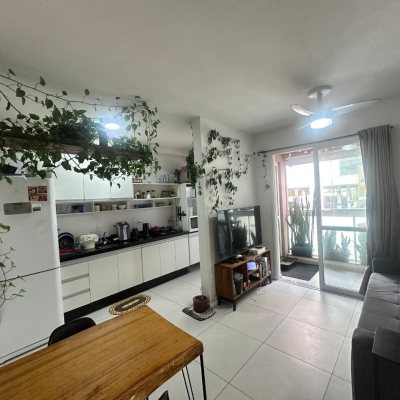 Apartamentos com 48m², 1 quarto (sendo 1 suíte), 1 garagem, no bairro Praia Comprida em São José