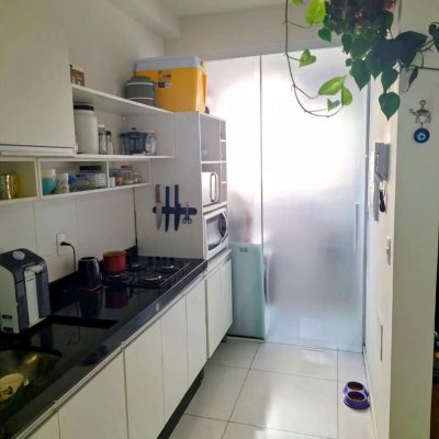 Apartamentos com 48m², 1 quarto, 1 suíte, 1 garagem, no bairro Praia Comprida em São José