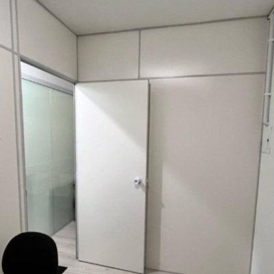 Sala com 33m², no bairro Centro em Florianópolis
