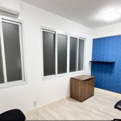Sala com 33m², no bairro Centro em Florianópolis