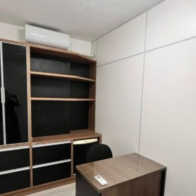 Sala com 33m², no bairro Centro em Florianópolis