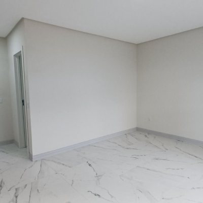 Casa Residencial com 87m², 3 quartos, 1 suíte, 2 garagens, no bairro Canasvieiras em Florianópolis