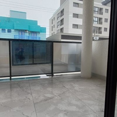 Casa Residencial com 87m², 3 quartos, 1 suíte, 2 garagens, no bairro Canasvieiras em Florianópolis