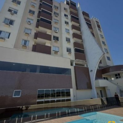 Apartamentos com 77m², 3 quartos, 1 suíte, 2 garagens, no bairro Costeira Do Pirajubaé em Florianópolis