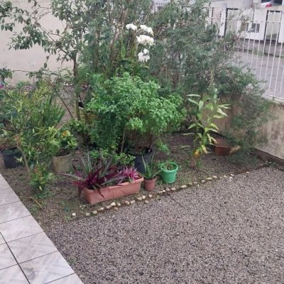 Casa Residencial com 300m², 4 quartos, 4 garagens, no bairro Carianos em Florianópolis