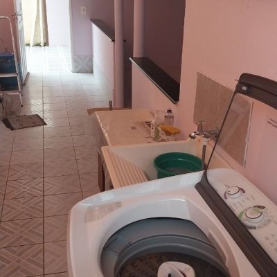 Casa Residencial com 300m², 4 quartos, 4 garagens, no bairro Carianos em Florianópolis