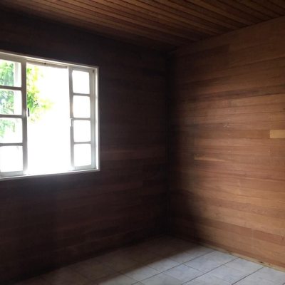 Casa Residencial com 300m², 4 quartos, 4 garagens, no bairro Carianos em Florianópolis