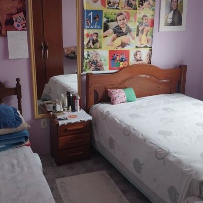 Casa Residencial com 300m², 4 quartos, 4 garagens, no bairro Carianos em Florianópolis