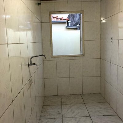 Casa Residencial com 300m², 4 quartos, 4 garagens, no bairro Carianos em Florianópolis