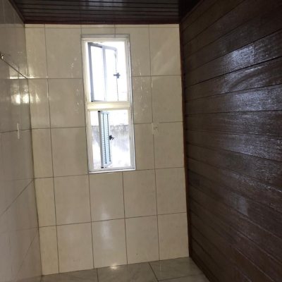 Casa Residencial com 300m², 4 quartos, 4 garagens, no bairro Carianos em Florianópolis