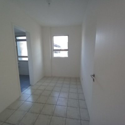 Apartamentos com 80m², 2 quartos, 1 garagem, no bairro Centro em Florianópolis