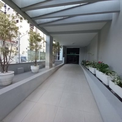Apartamentos com 80m², 2 quartos, 1 garagem, no bairro Centro em Florianópolis