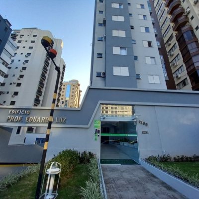 Apartamentos com 80m², 2 quartos, 1 garagem, no bairro Centro em Florianópolis