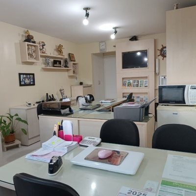 Sala com 26m², no bairro Centro em Florianópolis