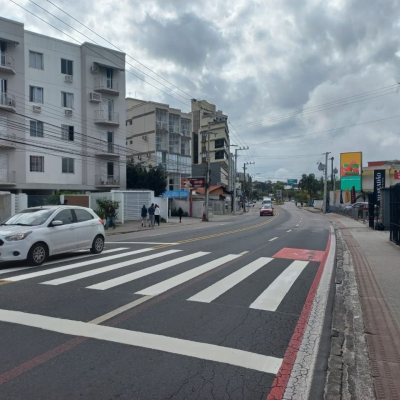 Sala com 34m², 1 garagem, no bairro Coqueiros em Florianópolis