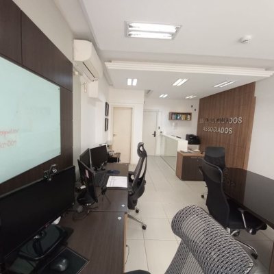 Sala com 34m², 1 garagem, no bairro Coqueiros em Florianópolis