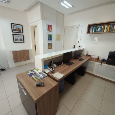 Sala com 34m², 1 garagem, no bairro Coqueiros em Florianópolis