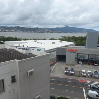 Sala com 34m², 1 garagem, no bairro Coqueiros em Florianópolis