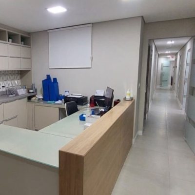 Sala com 212m², no bairro Centro em Florianópolis