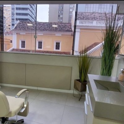 Sala com 212m², no bairro Centro em Florianópolis