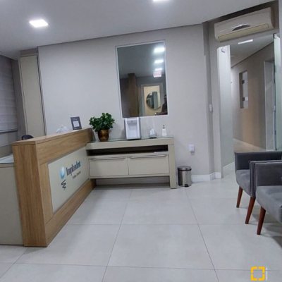 Sala com 212m², no bairro Centro em Florianópolis