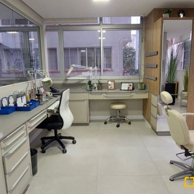 Sala com 212m², no bairro Centro em Florianópolis