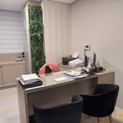 Sala com 212m², no bairro Centro em Florianópolis