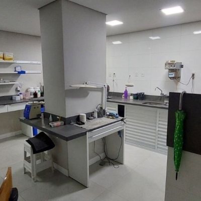 Sala com 212m², no bairro Centro em Florianópolis