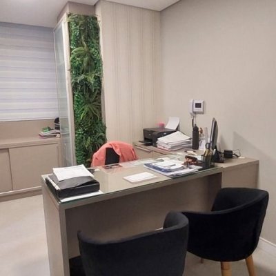 Sala com 212m², no bairro Centro em Florianópolis