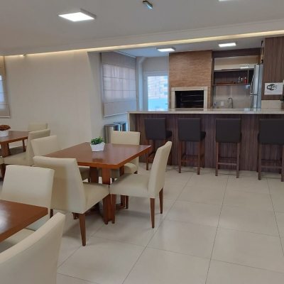 Apartamentos com 122m², 3 quartos, 1 suíte, 1 garagem, no bairro Centro em Florianópolis