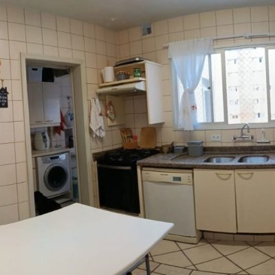 Apartamentos com 122m², 3 quartos, 1 suíte, 1 garagem, no bairro Centro em Florianópolis