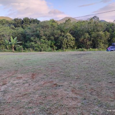 Terrenos Residenciais com 451m², no bairro Areias De Baixo em Governador Celso Ramos