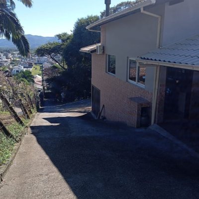 Casa Residencial com 15600m², 3 quartos, 1 suíte, 2 garagens, no bairro Ribeirão Da Ilha em Florianópolis