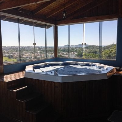 Casa Residencial com 15600m², 3 quartos, 1 suíte, 2 garagens, no bairro Ribeirão Da Ilha em Florianópolis