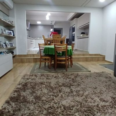 Casa Residencial com 271m², 3 quartos, 1 suíte, 2 garagens, no bairro Serraria em São José