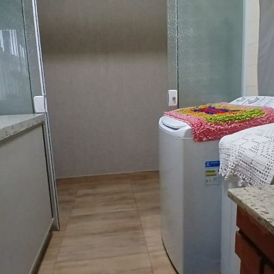 Casa Residencial com 271m², 3 quartos, 1 suíte, 2 garagens, no bairro Serraria em São José