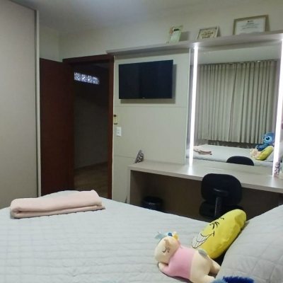 Casa Residencial com 271m², 3 quartos, 1 suíte, 2 garagens, no bairro Serraria em São José