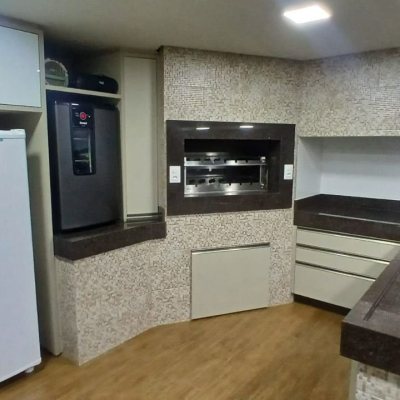 Casa Residencial com 271m², 3 quartos, 1 suíte, 2 garagens, no bairro Serraria em São José