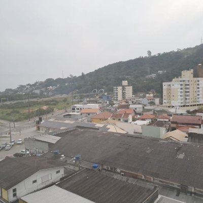 Sala com 38m², 1 garagem, no bairro Saco Dos Limões em Florianópolis