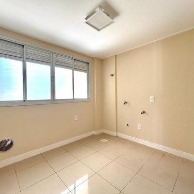 Apartamentos com 170m², 4 quartos, 2 suítes, 3 garagens, no bairro Itacorubi em Florianópolis