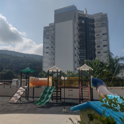 Apartamentos com 170m², 4 quartos, 2 suítes, 3 garagens, no bairro Itacorubi em Florianópolis
