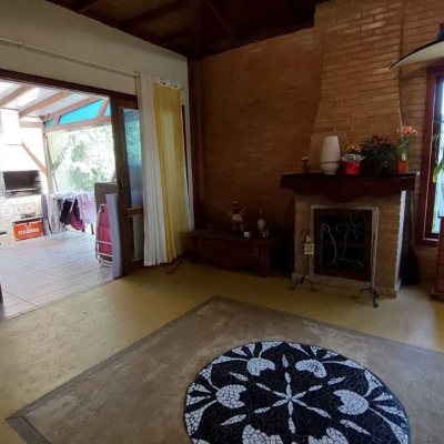 Casa Residencial com 160m², 2 quartos, 2 suítes, 2 garagens, no bairro Rio Tavares em Florianópolis