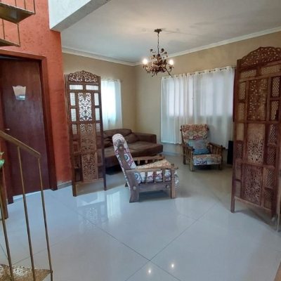 Casa Residencial com 160m², 2 quartos, 2 suítes, 2 garagens, no bairro Rio Tavares em Florianópolis