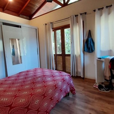 Casa Residencial com 160m², 2 quartos, 2 suítes, 2 garagens, no bairro Rio Tavares em Florianópolis