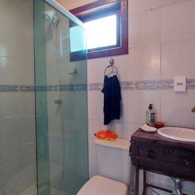 Casa Residencial com 160m², 2 quartos, 2 suítes, 2 garagens, no bairro Rio Tavares em Florianópolis