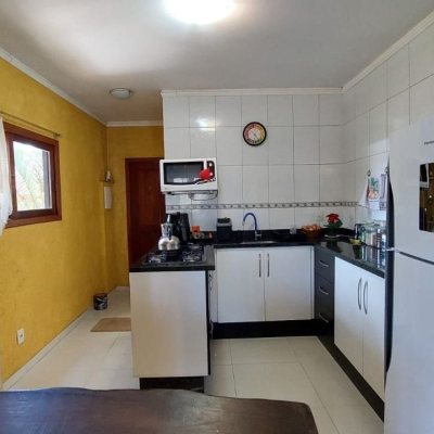 Casa Residencial com 160m², 2 quartos, 2 suítes, 2 garagens, no bairro Rio Tavares em Florianópolis