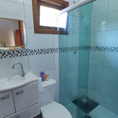 Casa Residencial com 160m², 2 quartos, 2 suítes, 2 garagens, no bairro Rio Tavares em Florianópolis