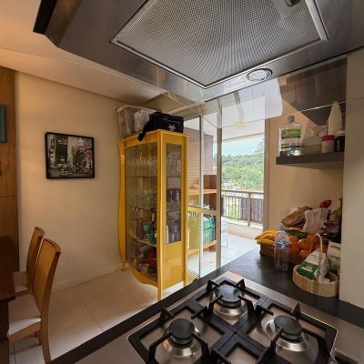 Apartamentos com 73m², 2 quartos, 1 suíte, 2 garagens, no bairro Itacorubi em Florianópolis