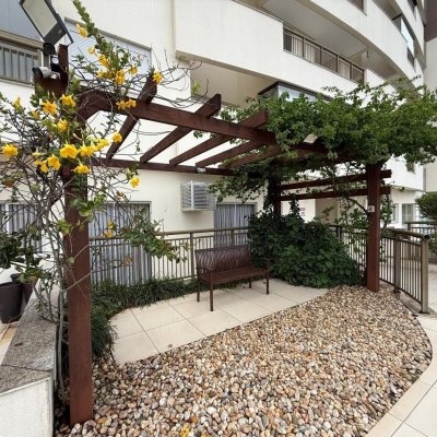 Apartamentos com 73m², 2 quartos, 1 suíte, 2 garagens, no bairro Itacorubi em Florianópolis